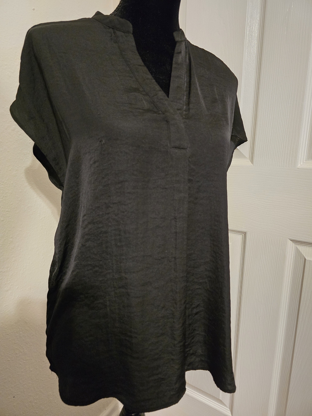 Relaxed Black V-Neck Short Sleeve Tunic Top